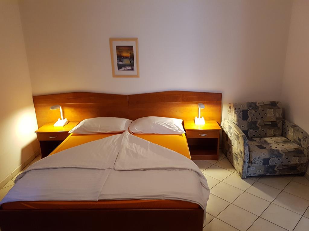 Guesthouse Villa Adria Малинська Екстер'єр фото